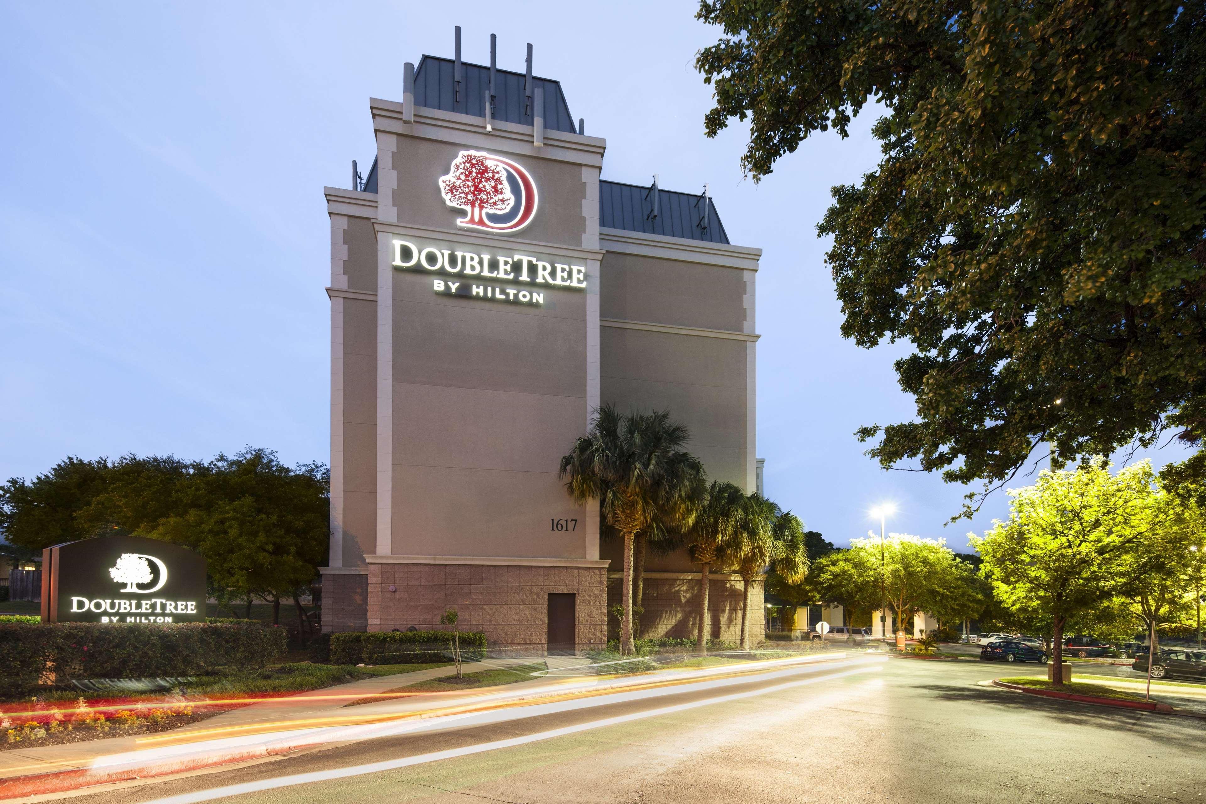 Doubletree By Hilton Austin-University Area Hotel Exterior photo